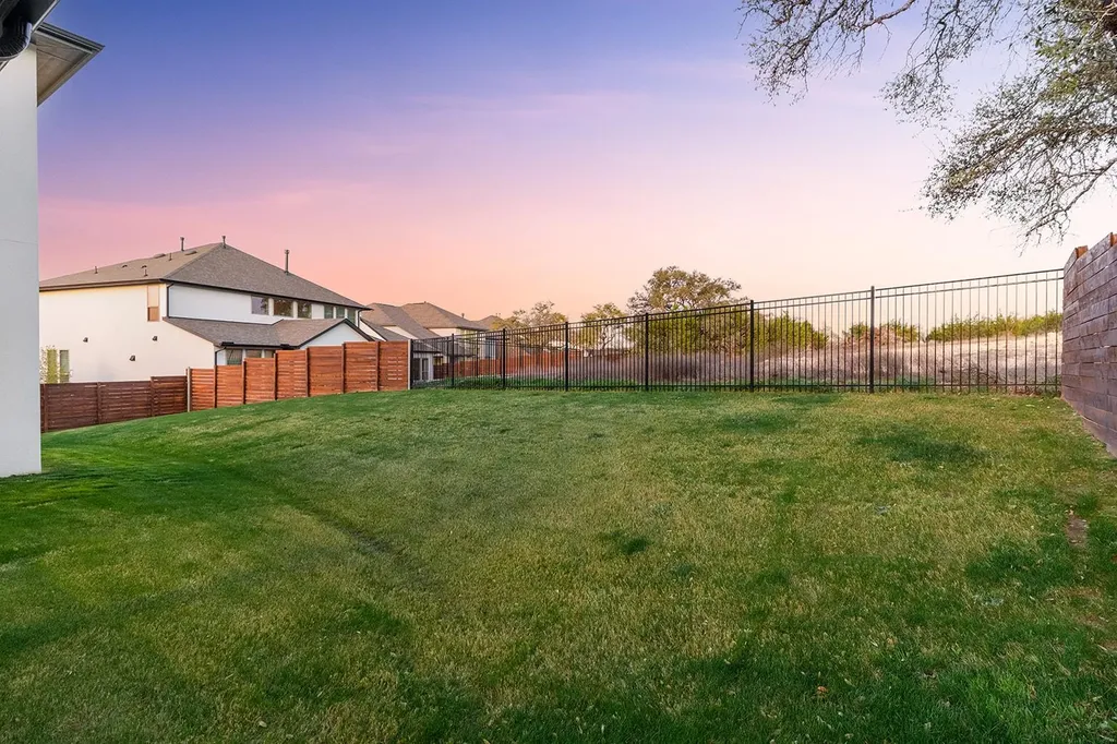7505 Becasseau Drive Austin TX 78738