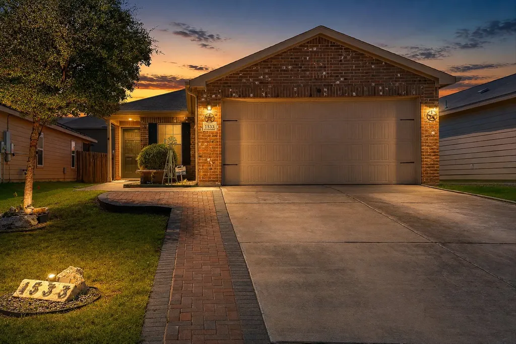 1533 Breanna Lane Kyle TX 78640