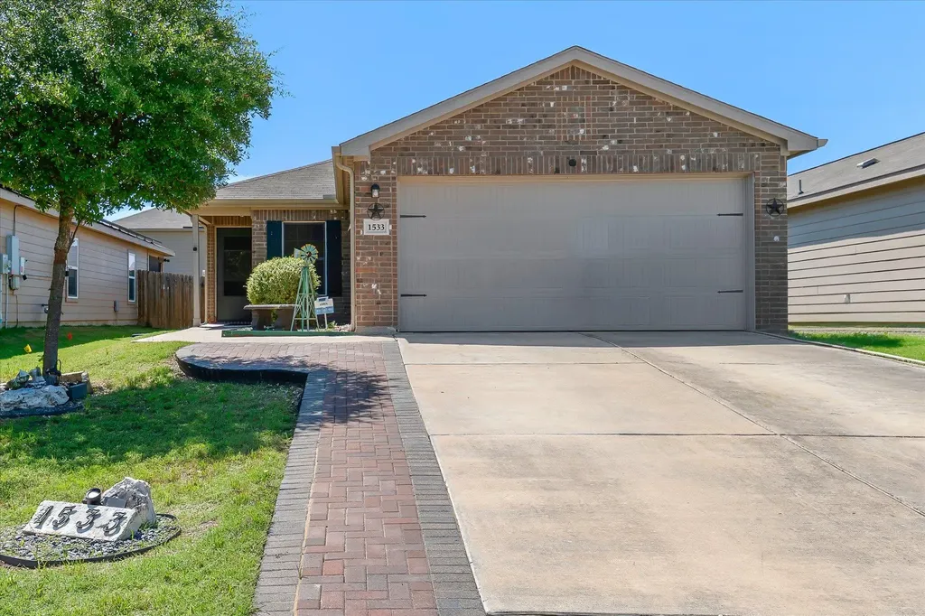 1533 Breanna Lane Kyle TX 78640