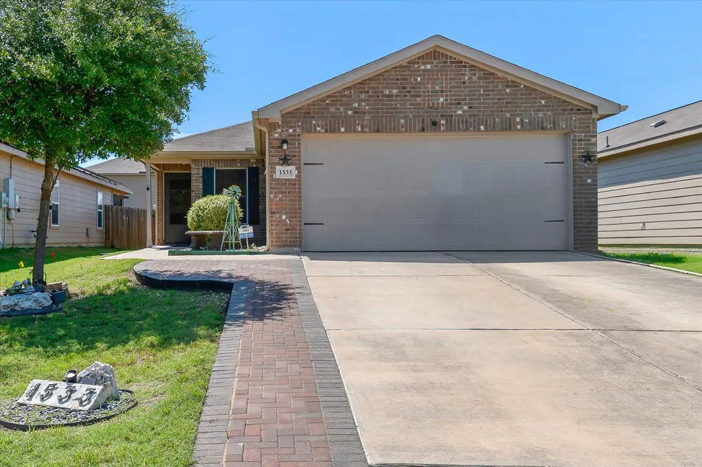 1533 Breanna Lane Kyle TX 78640