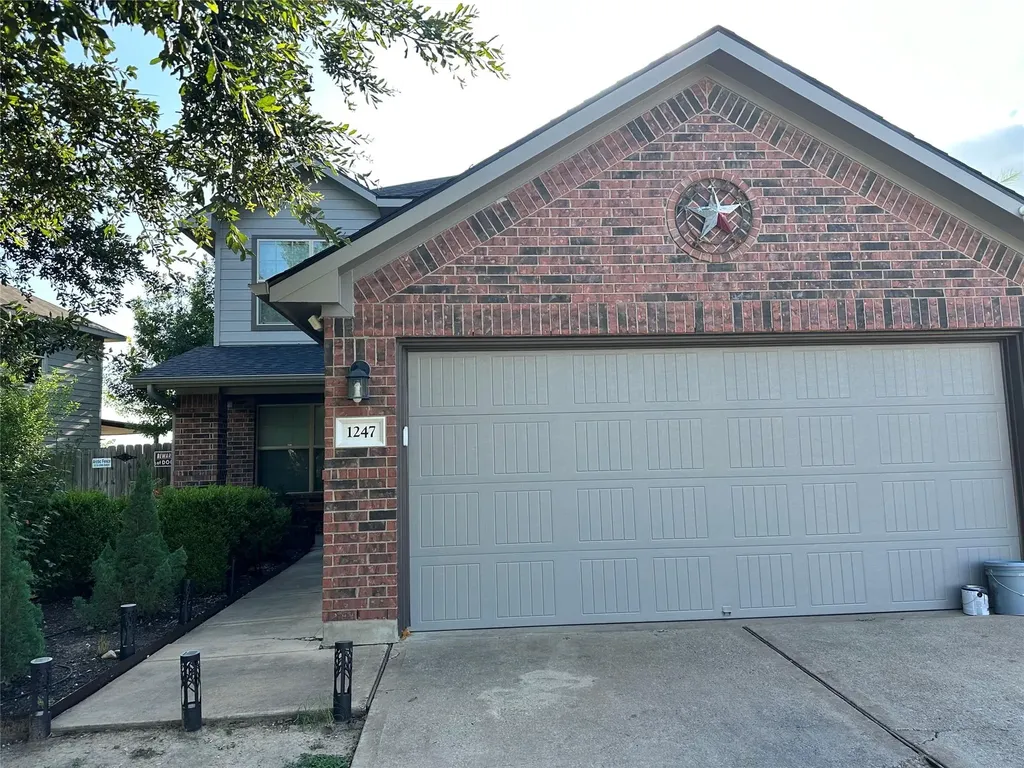 1247 Shadow Creek Boulevard Buda TX 78610