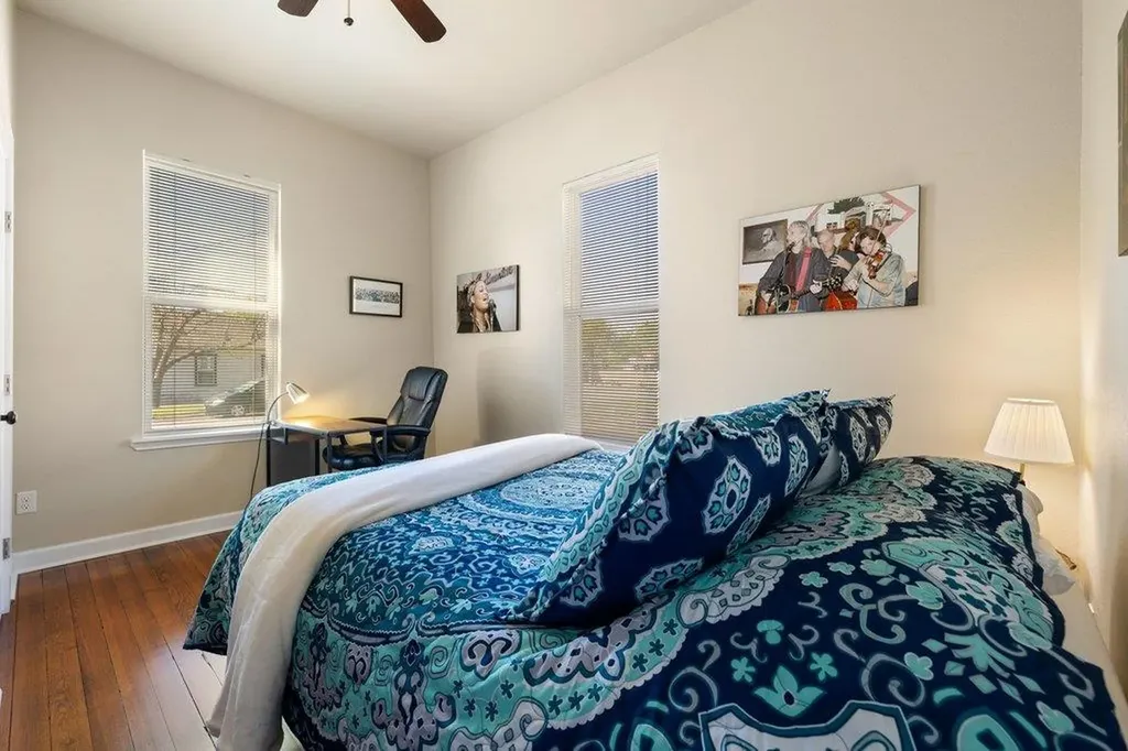 314 W Third Street Taylor TX 76574