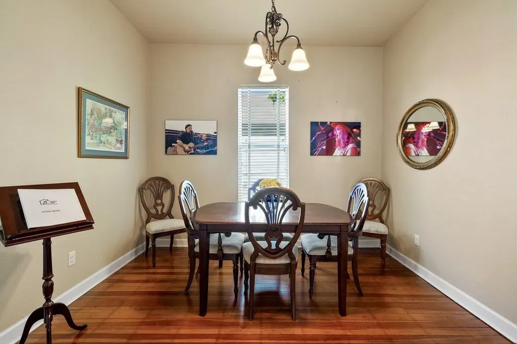 314 W Third Street Taylor TX 76574