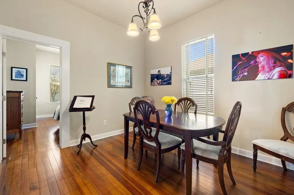 314 W Third Street Taylor TX 76574