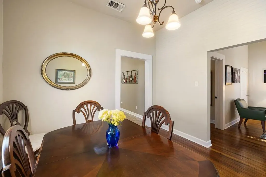 314 W Third Street Taylor TX 76574
