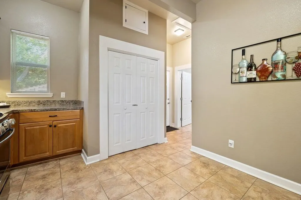 314 W Third Street Taylor TX 76574