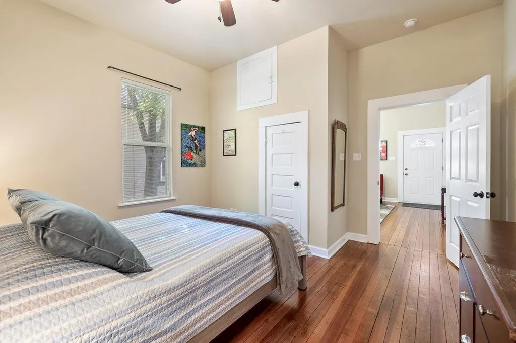 314 W Third Street Taylor TX 76574