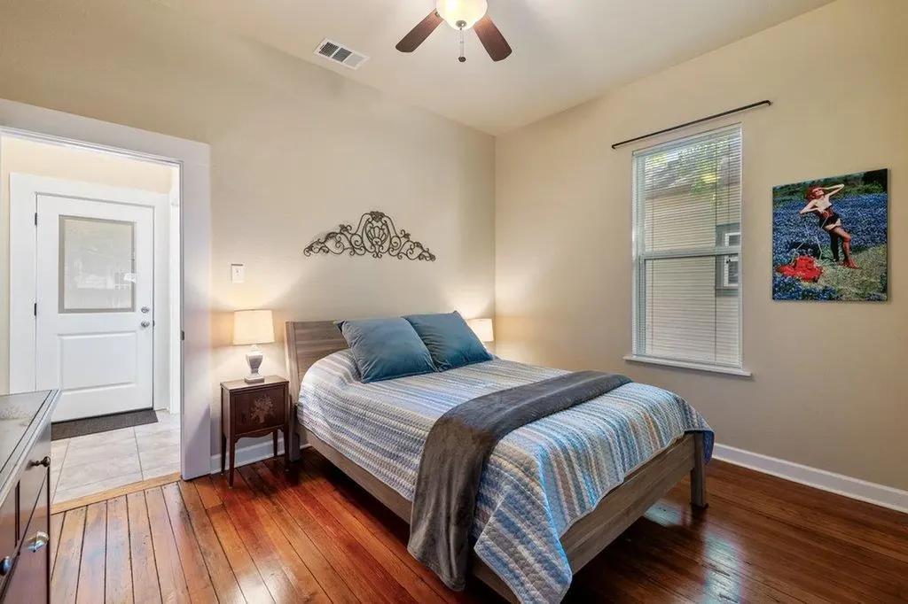 314 W Third Street Taylor TX 76574