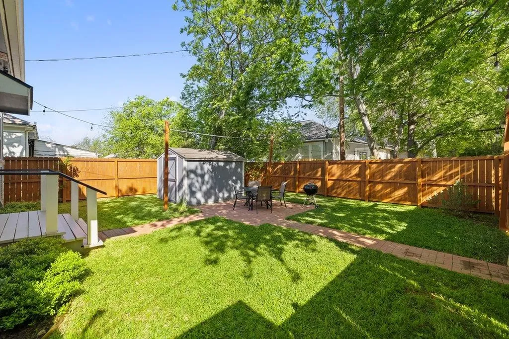 314 W Third Street Taylor TX 76574