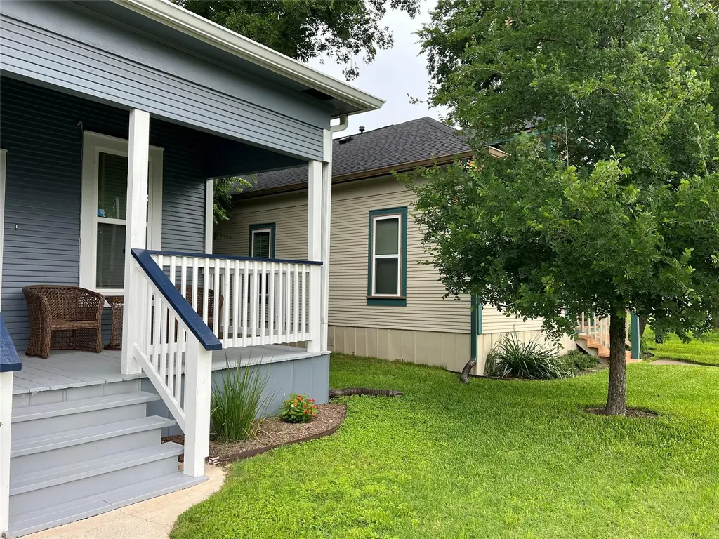 314 W Third Street Taylor TX 76574