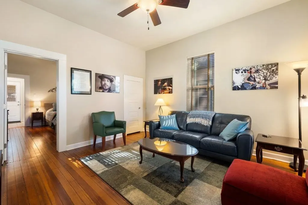 314 W Third Street Taylor TX 76574
