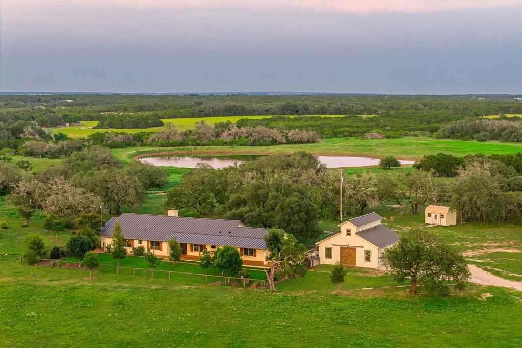 2055 County Road 284 Liberty Hill TX 78642