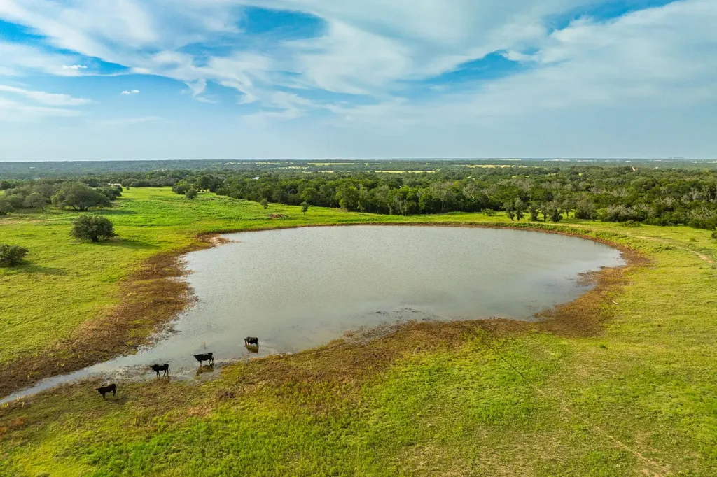 2055 County Road 284 Liberty Hill TX 78642