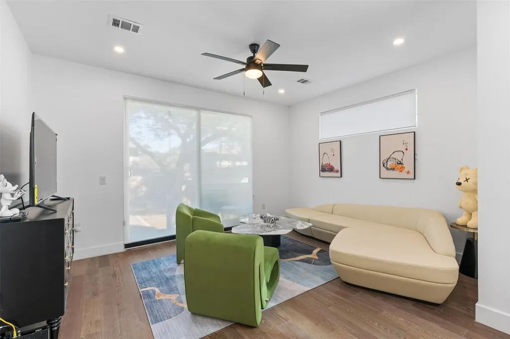 1208 W Oltorf Street Austin TX 78704