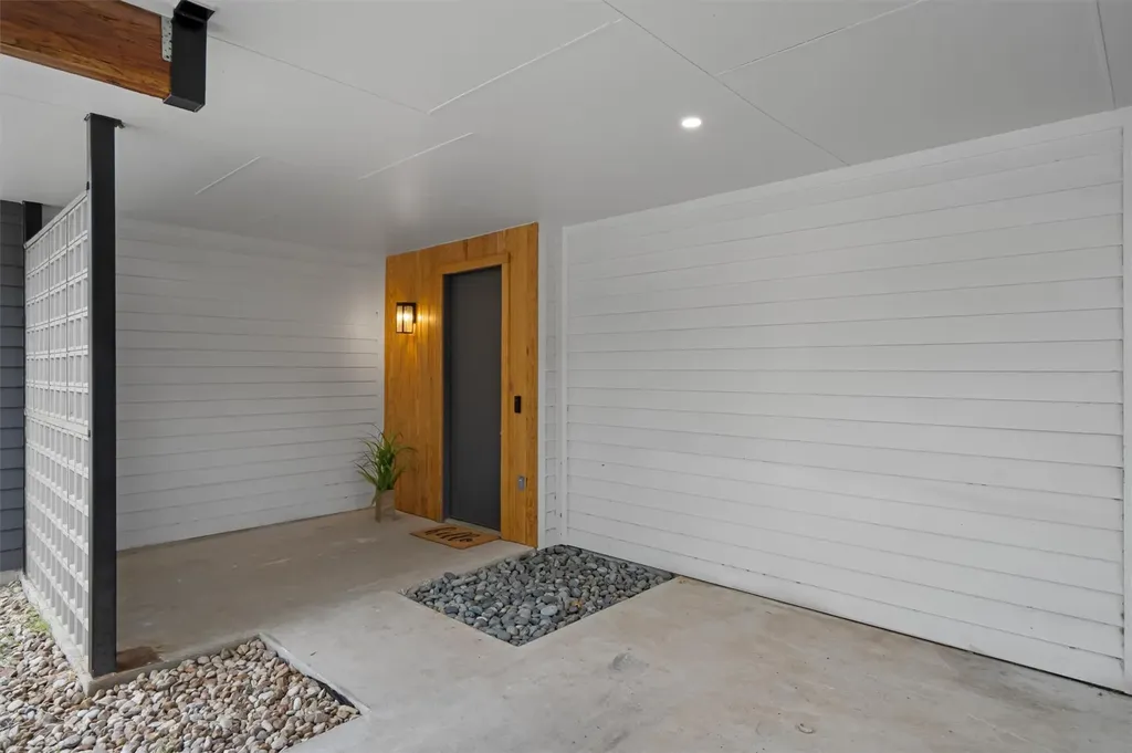 1208 W Oltorf Street Austin TX 78704