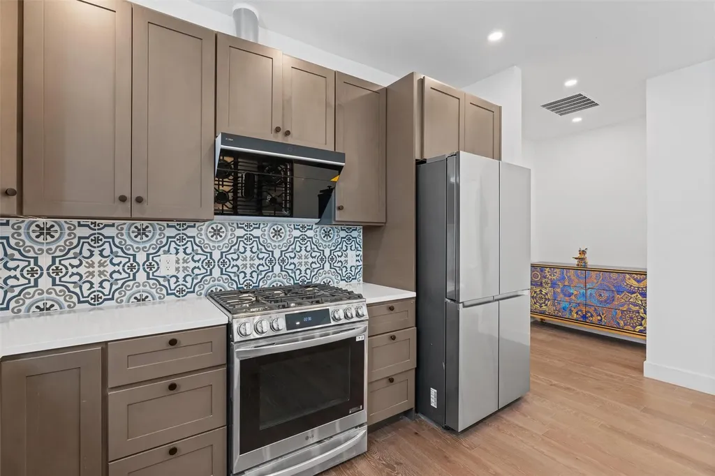 1208 W Oltorf Street Austin TX 78704