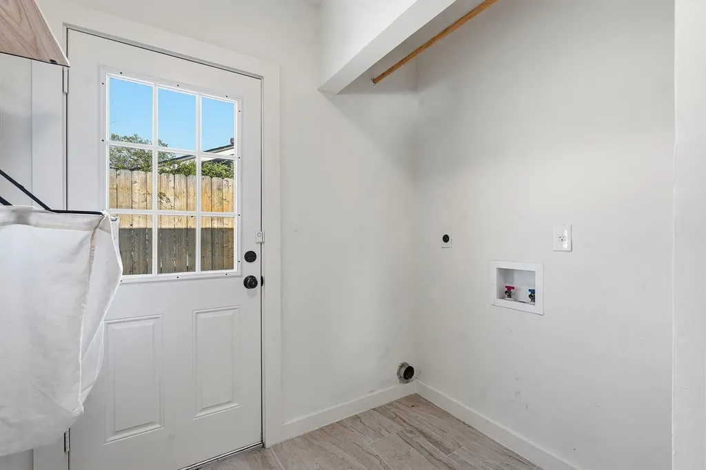 2612 Little John Lane Austin TX 78704