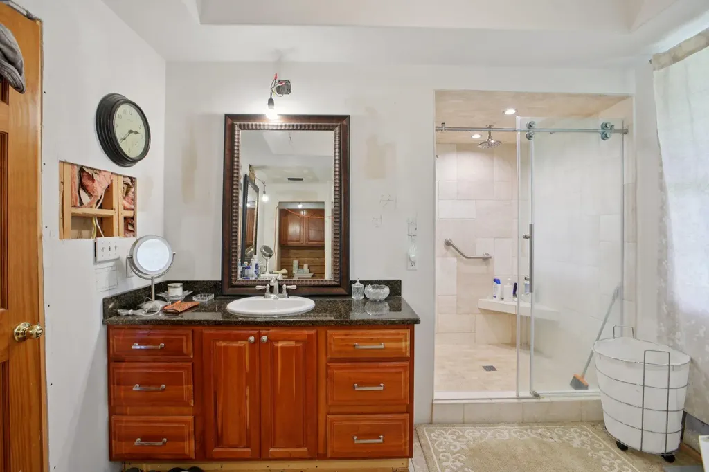 6401 Muleshoe Bend Trail Marble Falls TX 78654