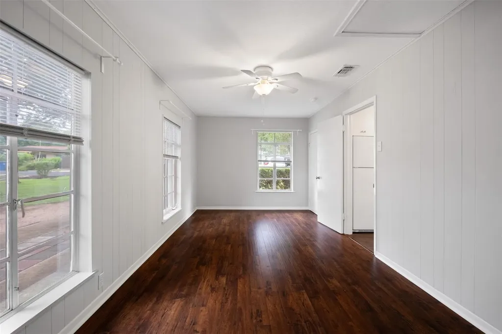 1905 W Saint Johns Avenue Austin TX 78757