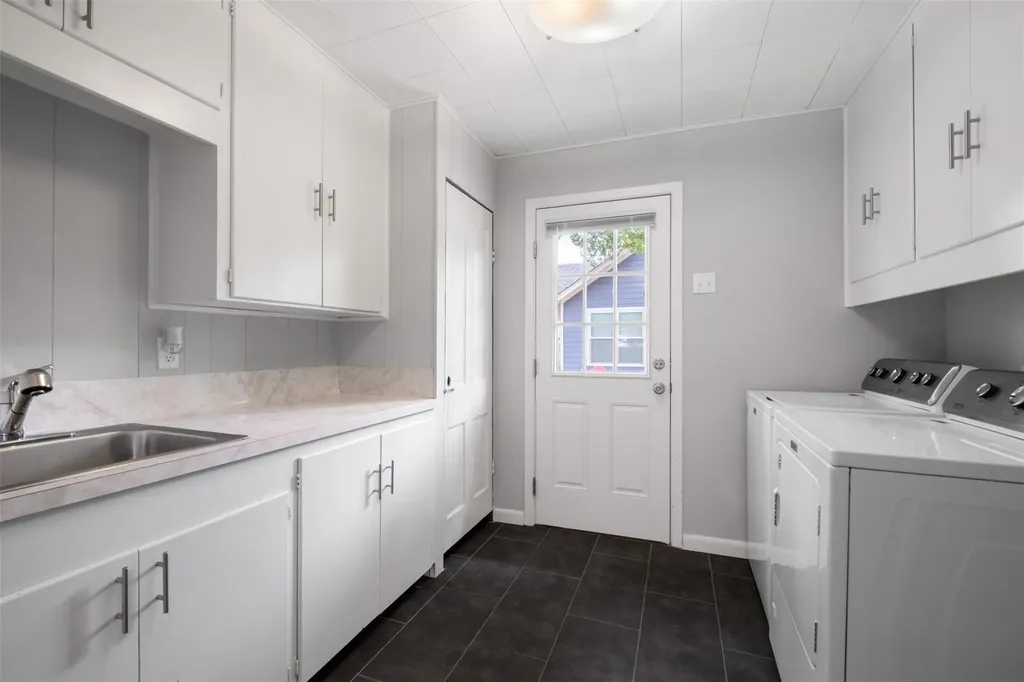 1905 W Saint Johns Avenue Austin TX 78757