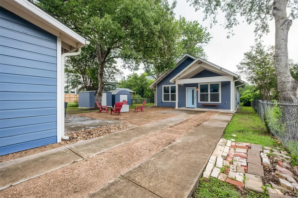 1905 W Saint Johns Avenue Austin TX 78757