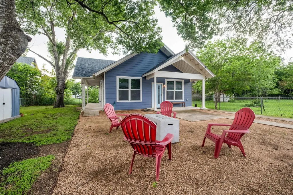 1905 W Saint Johns Avenue Austin TX 78757