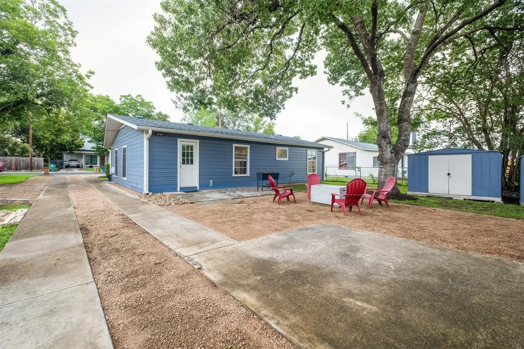 1905 W Saint Johns Avenue Austin TX 78757
