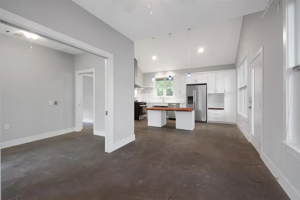 1905 W Saint Johns Avenue Austin TX 78757