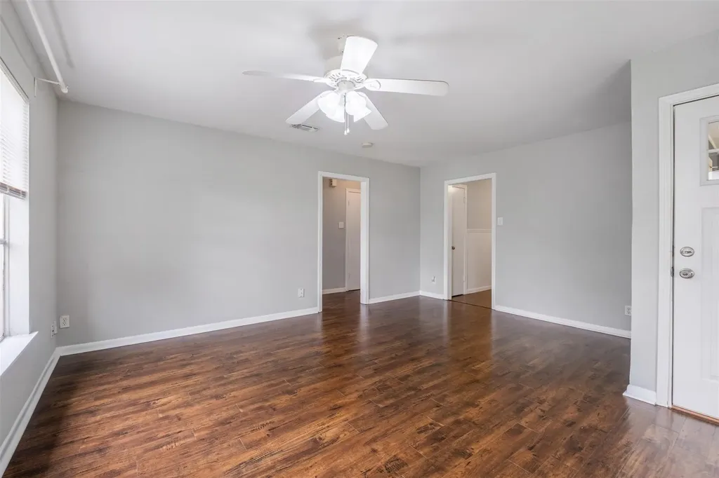 1905 W Saint Johns Avenue Austin TX 78757