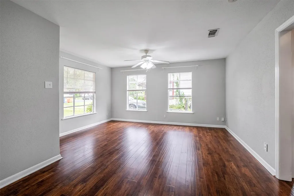 1905 W Saint Johns Avenue Austin TX 78757