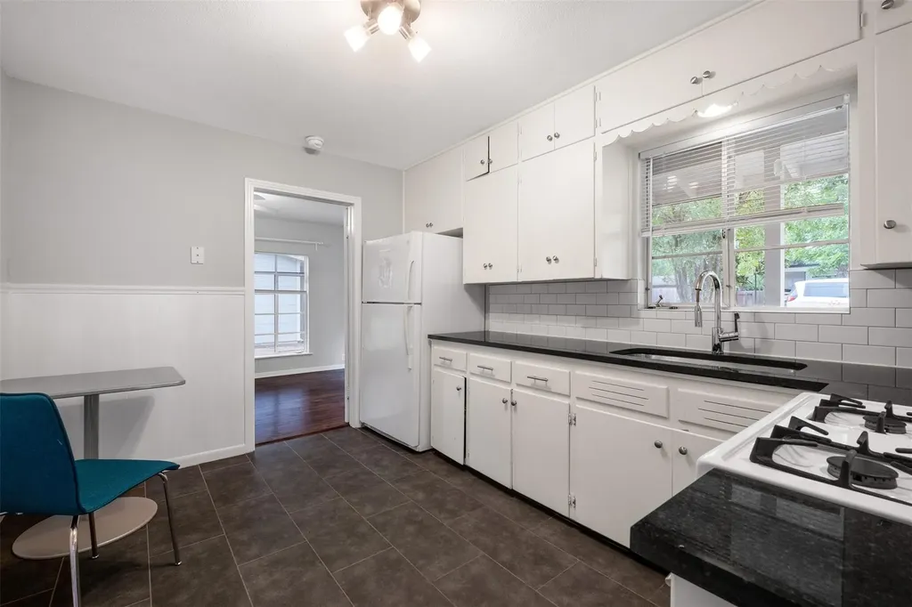 1905 W Saint Johns Avenue Austin TX 78757