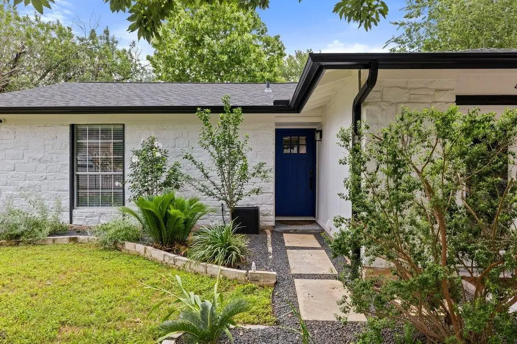 4805 Spring Meadow Cove Austin TX 78744