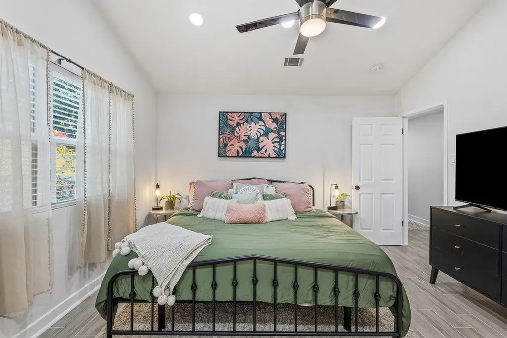 4805 Spring Meadow Cove Austin TX 78744