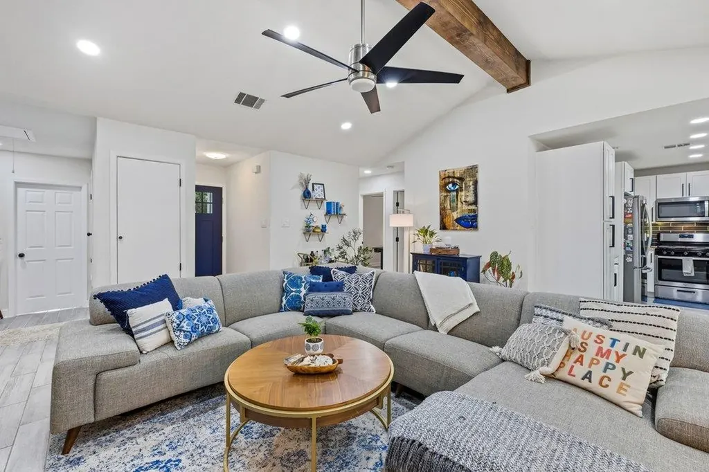 4805 Spring Meadow Cove Austin TX 78744