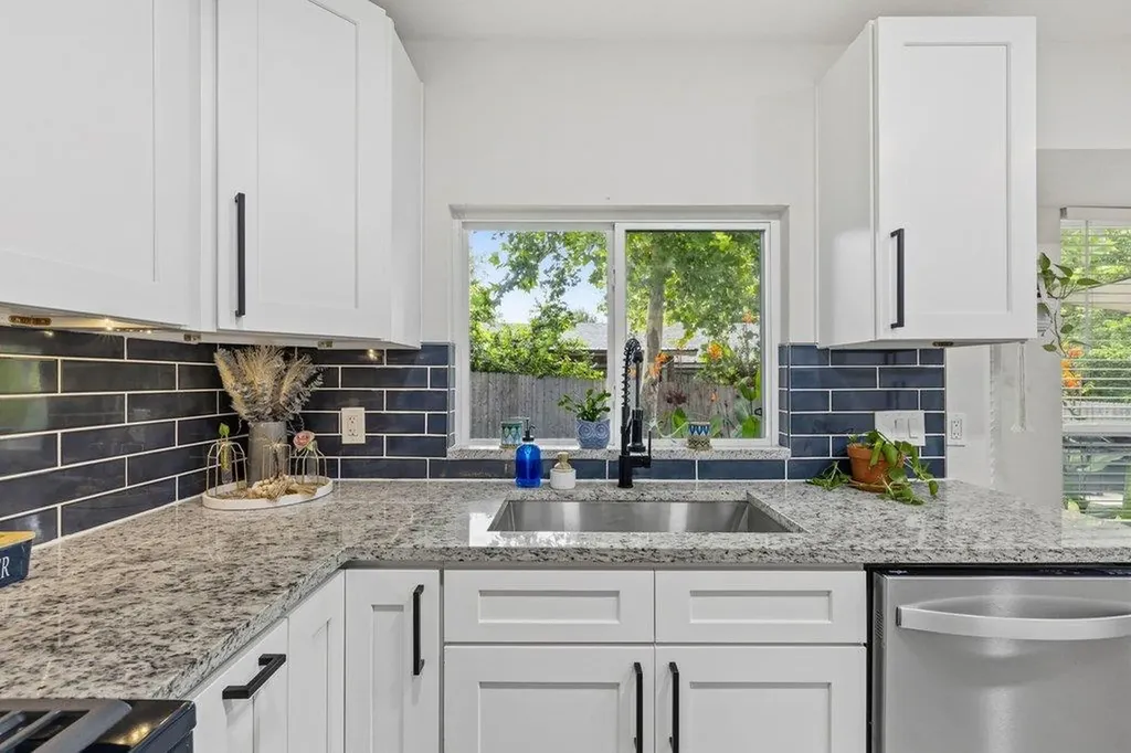 4805 Spring Meadow Cove Austin TX 78744