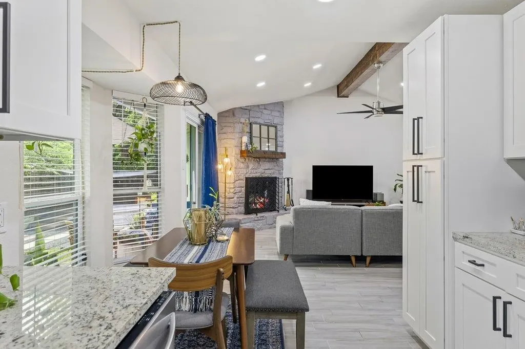 4805 Spring Meadow Cove Austin TX 78744