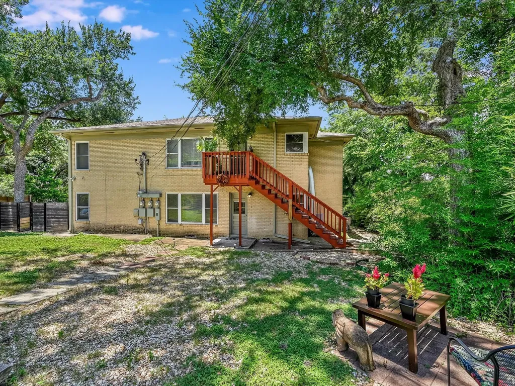 2323 Hartford Road Austin TX 78703