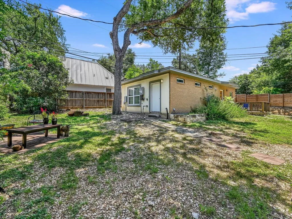 2323 Hartford Road Austin TX 78703