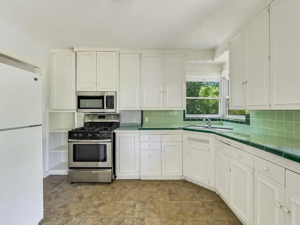 2323 Hartford Road Austin TX 78703