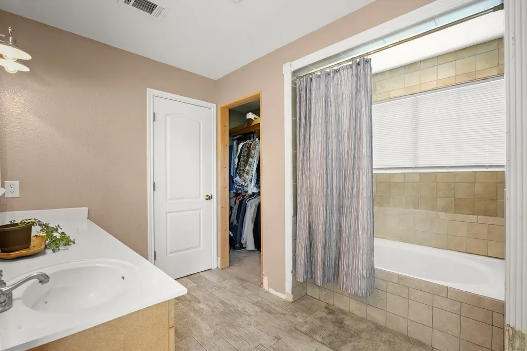 9725 Bock Road Buda TX 78610