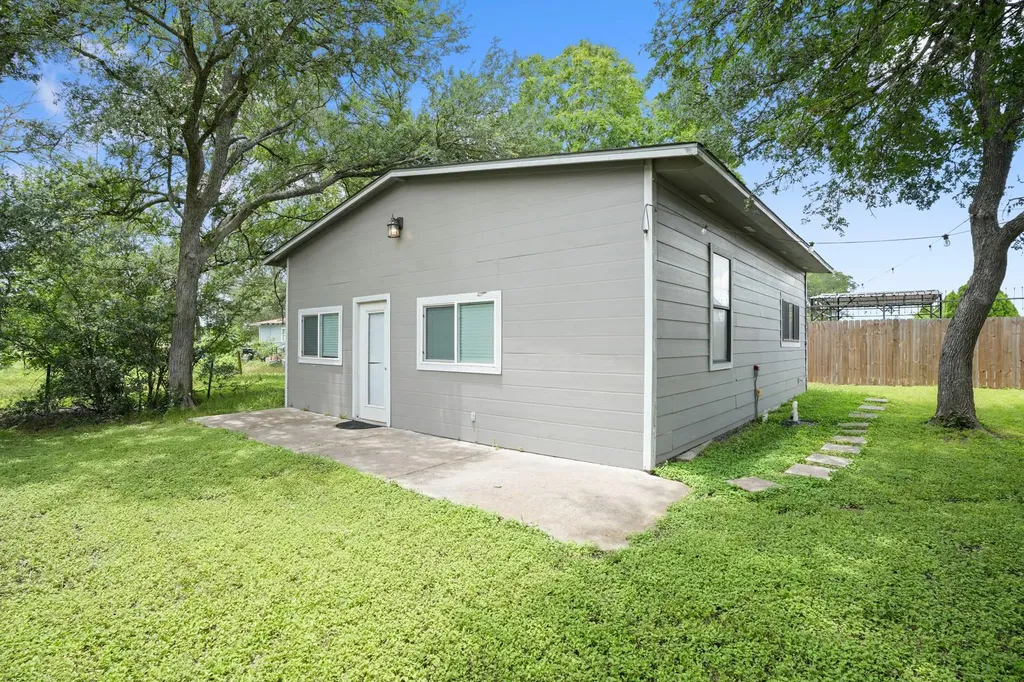 9725 Bock Road Buda TX 78610