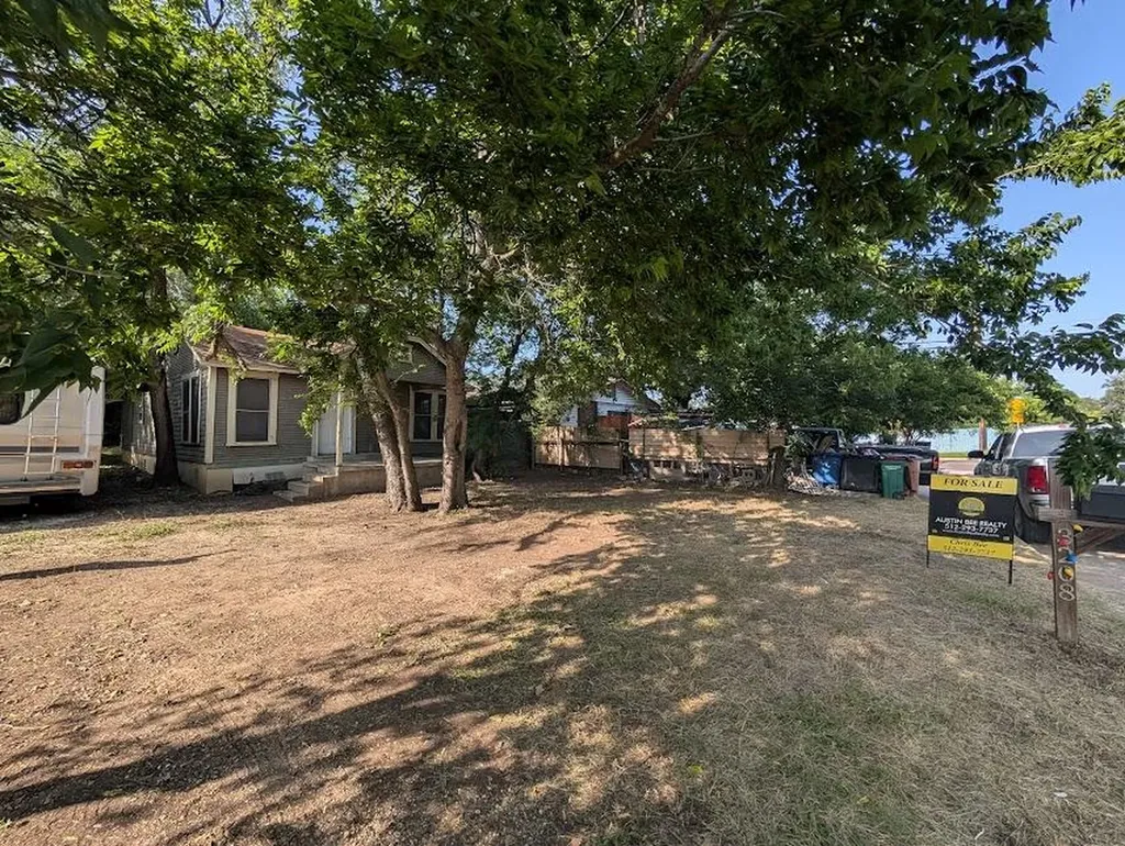 3208 E 16th Street Austin TX 78721