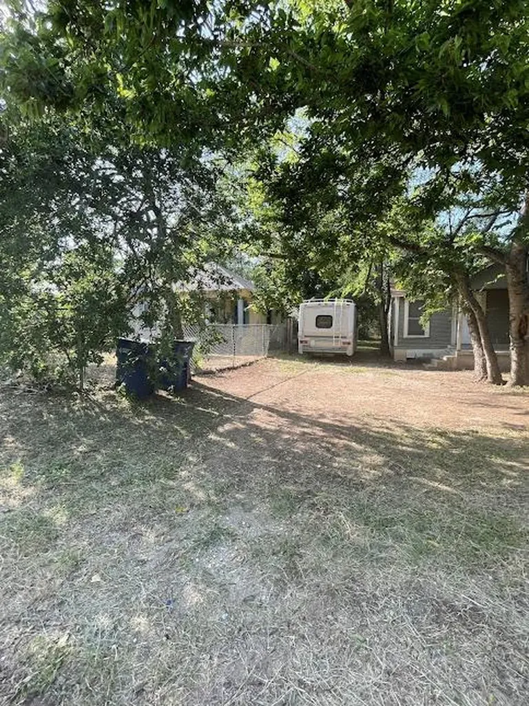 3208 E 16th Street Austin TX 78721