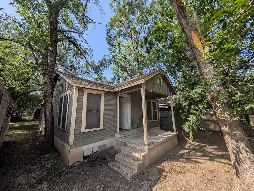 3208 E 16th Street Austin TX 78721