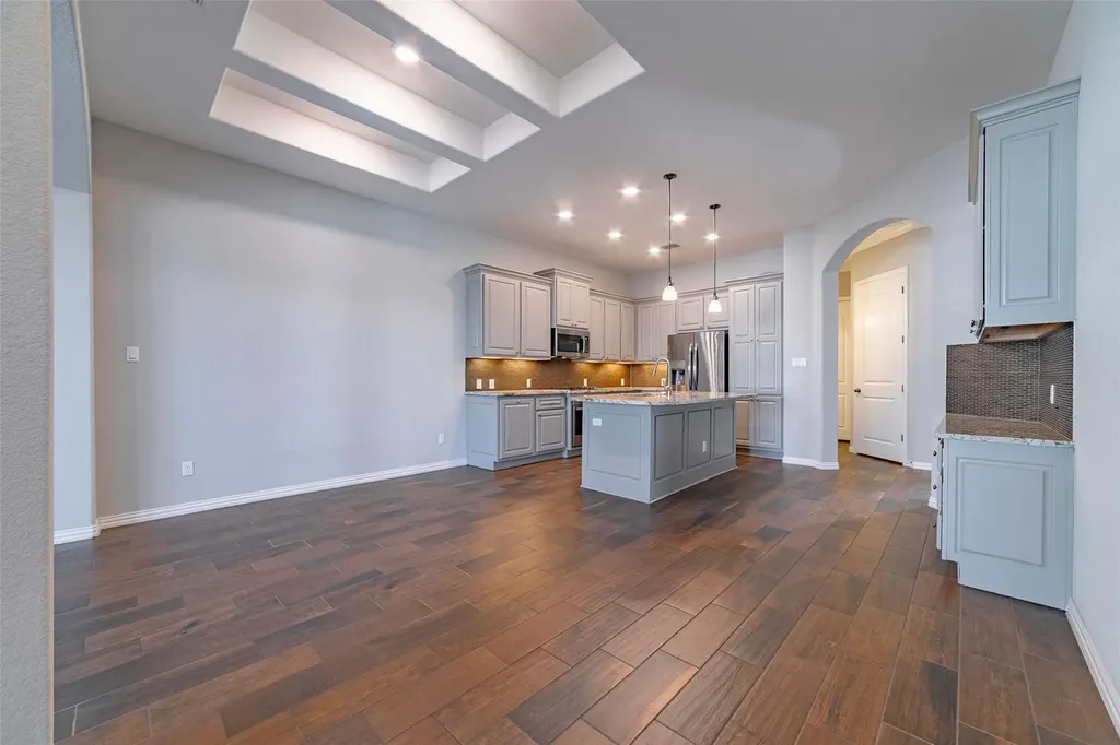 206 Cartwheel Bend Austin TX 78738
