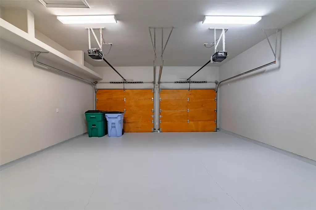 206 Cartwheel Bend Austin TX 78738