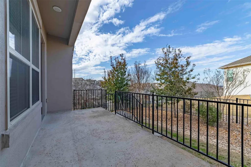 206 Cartwheel Bend Austin TX 78738