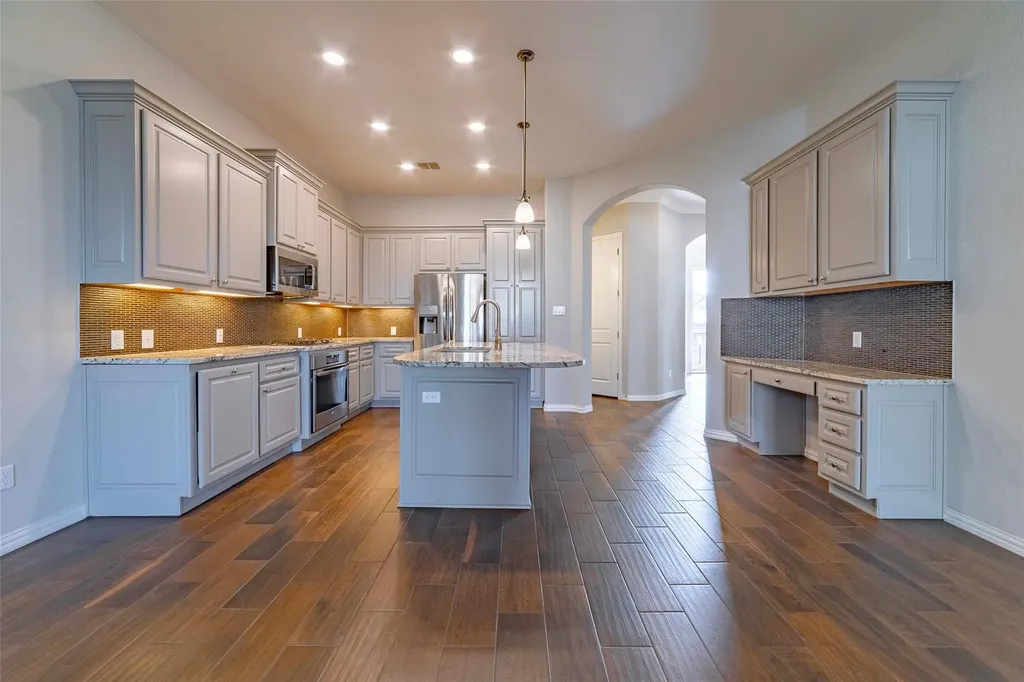 206 Cartwheel Bend Austin TX 78738