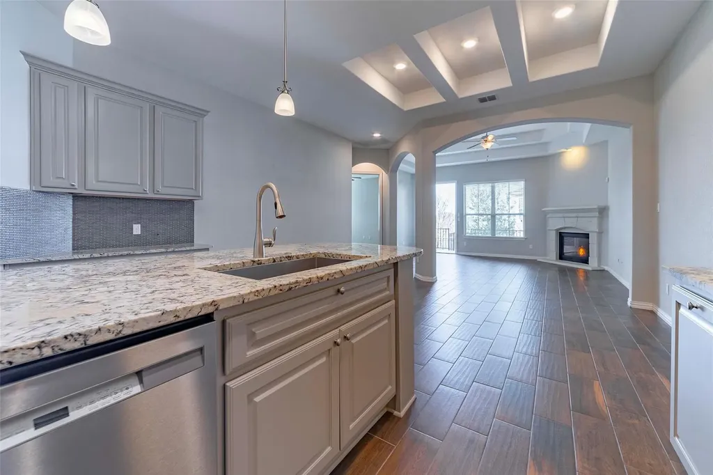 206 Cartwheel Bend Austin TX 78738