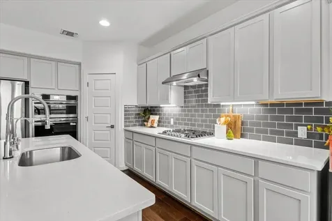 7201 Auburn Blaze Lane Austin TX 78744